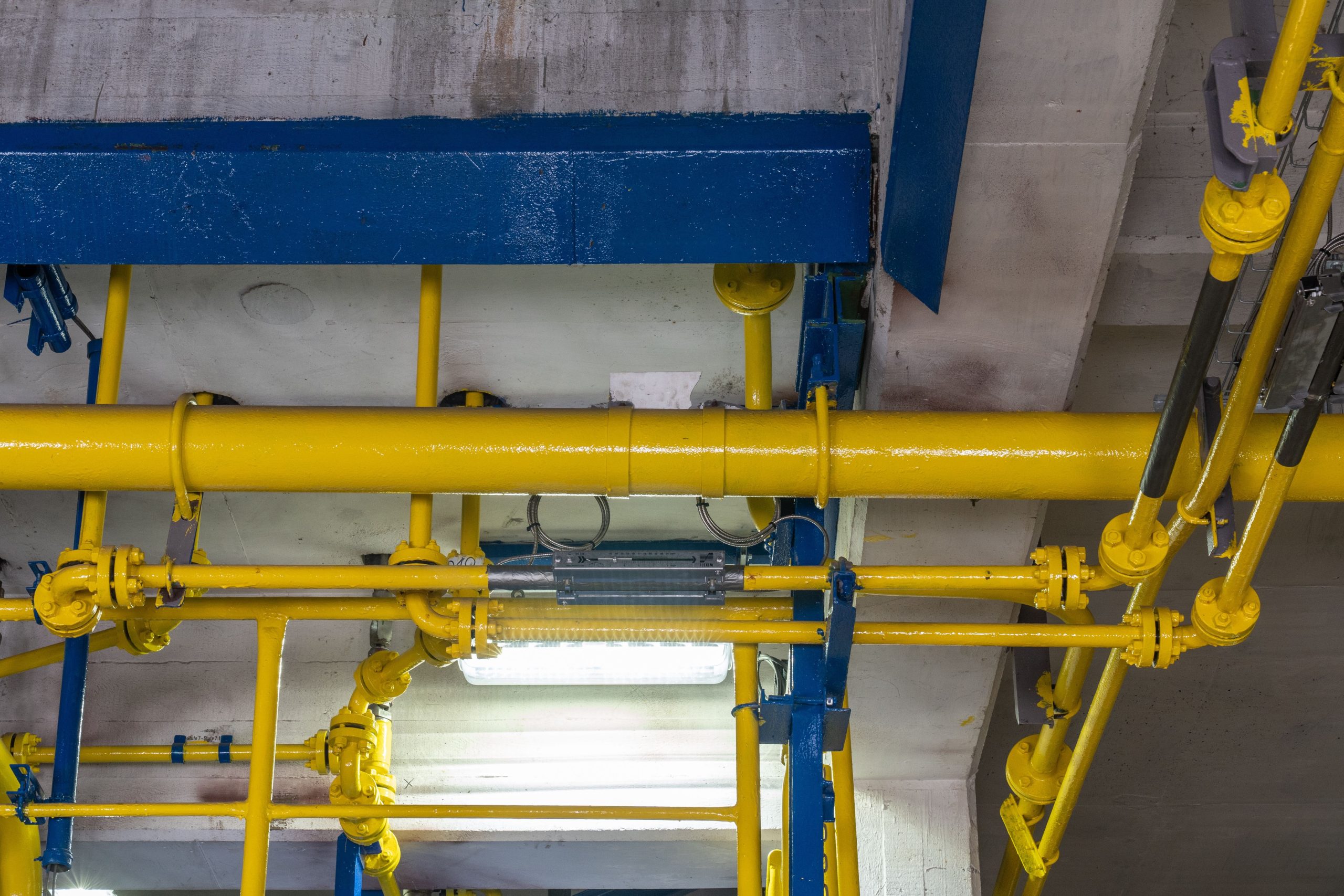 Clamp-on ultrasonic flow measurement of ethylene under high pressure