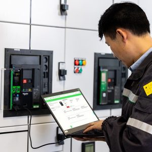 13 Schneider Electric launches MasterPacT MTZ Active air circuit breaker for sites that need enhanced safety and usability