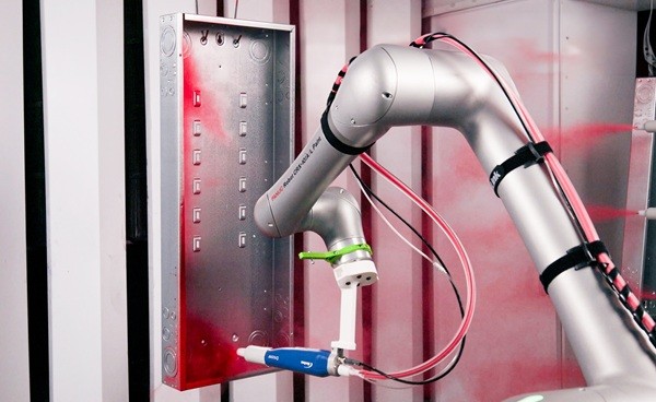 FANUC unveils first explosion-proof collaborative paint robot