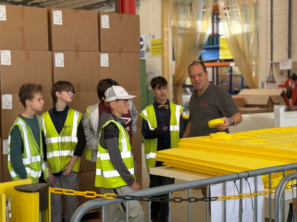 Different minds, different solutions: putting young people to the engineering test