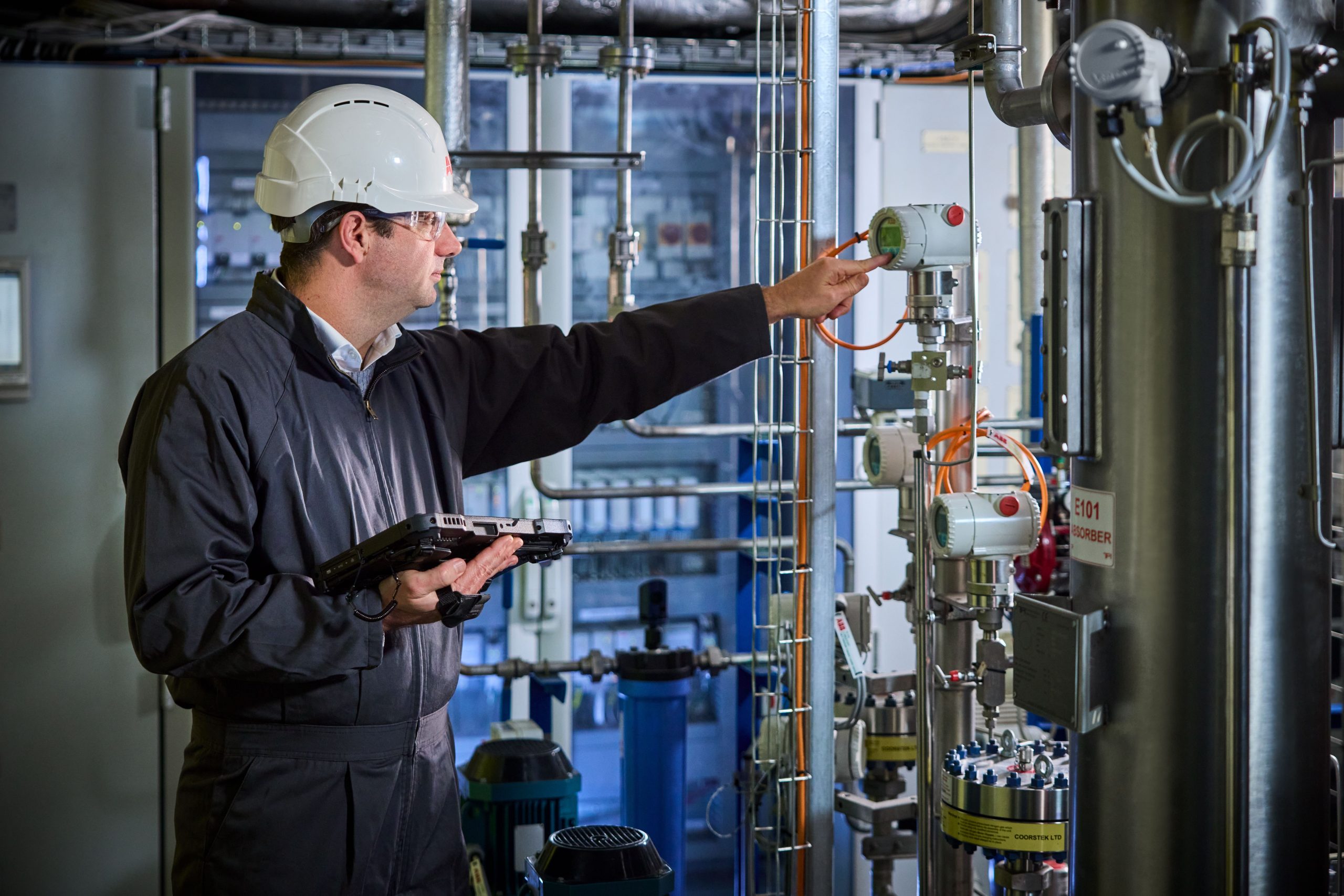 ABB simplifies industrial device maintenance with Generative AI