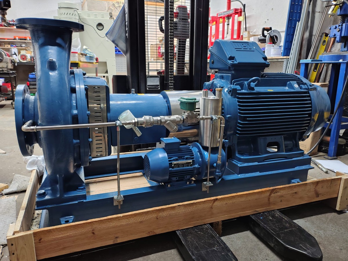 Seawater self-priming pump eliminates submersible pump downtime