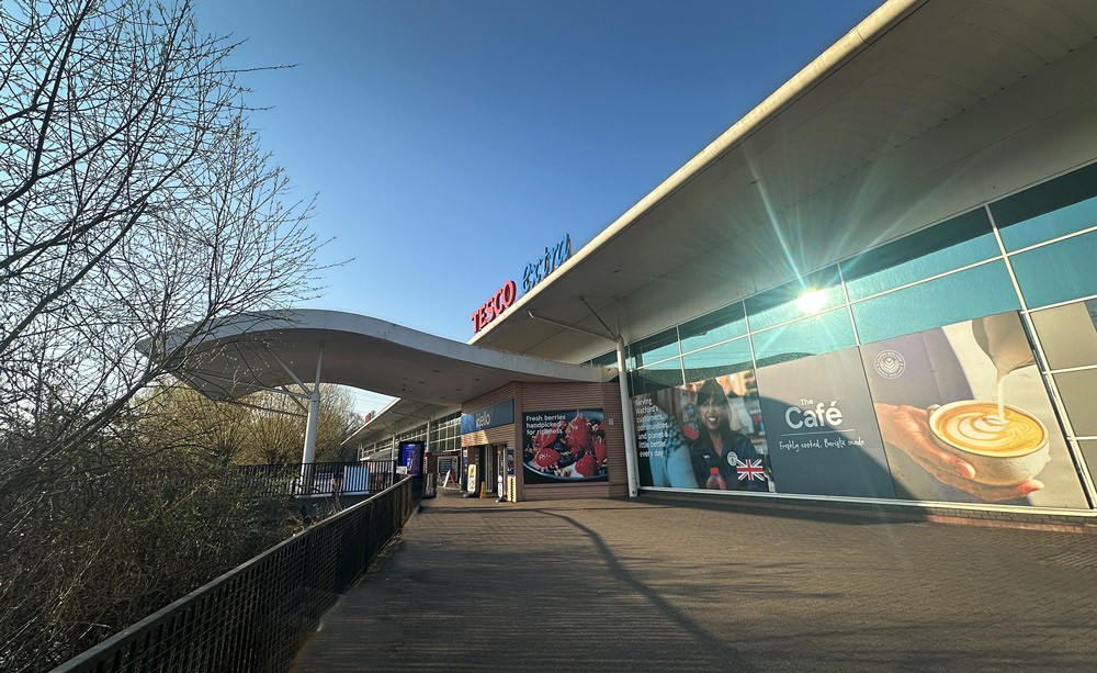 Lightweight Solar Pioneer in Landmark Tesco Watford Extra Project