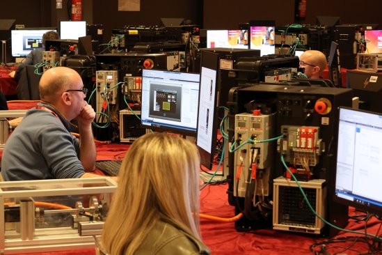 Rockwell Automation presents innovative solutions at ROKLive EMEA 2025 to help manufacturers prepare their operations for the future